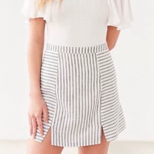 Double slit skirt